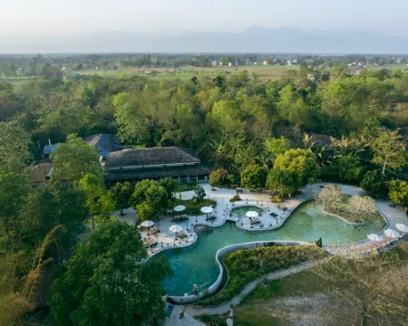 バラヒ ジャングル ロッジ チトワンのホテル