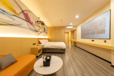 Boyue Zhixuan Apartment Hotels near Sihui Qishan Passenger Transport Terminal