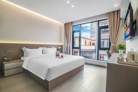 Chuxiong Baiyue Hotel Отели рядом с достопримечательностью «Chuxiong Normal University»