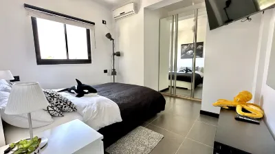 GW945 Gugel Waves Amazing Seaview Apartments Hotels in Nahariyya