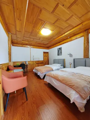 Haba Xingfu Xiaoyuan (Haba Snow Mountain) Hotel dekat Baishuitai