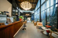 Lanwu X-Space Guesthouse (Huangshan Xixinan Ancient Village Branch) Hotel a North High Speed Railway Station