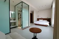 Shunyi Homestay (Henan Baoquan Tourist Resort Area)