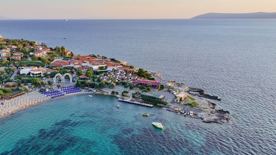 Maya Bistro Hotel & Beach