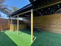 Yu Yue Log Cabin