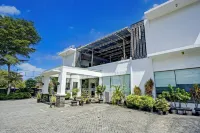 Townhouse Oak Padang near RTH Imam Bonjol formerly Bunda Hotel Hotels in West Padang