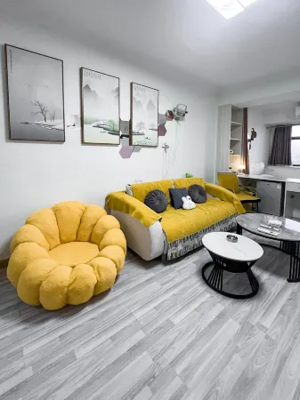 Tongluowan Zhengjian Homestay (Beijing Road) Отели в г. Сяоган