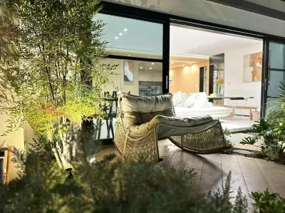 Zuixi Courtyard Hotels near Gaofeng Passenger Transport Terminal