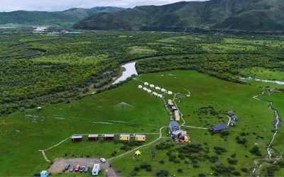 Yunshui Liu'an Grassland Self-driving Wild Luxury Hotel Hotel di Hongyuan