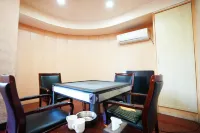 Dawei Concept Hotel (Pingyao Liangzhu Ancient City Ruins Park) Hotels near Pingyao Old Street