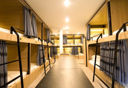 모토고 호스텔 공항 근접 위치 안내