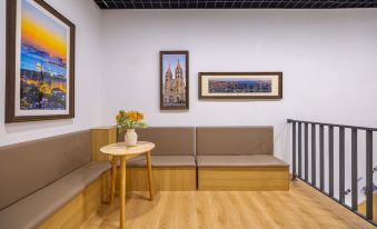 Yanan Youth Hostel(Qingdao Railway Station Pier Branch)