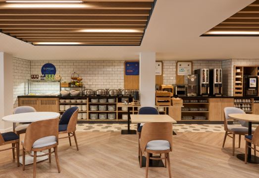 홀리데이 인 익스프레스 런던 라임하우스 조식