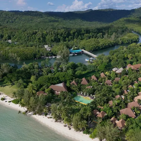 High Season Pool Villa & Spa