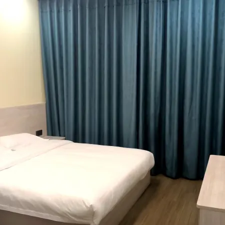 Zigong Banyin Fenglin Homestay