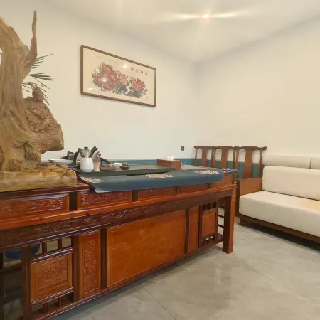 Zhoushang Xiaozhu Homestay (Yuliangzhou Central Ecological Park)