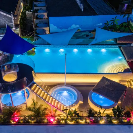 Maitreya Haiwan Ruijing Hot Spring Hotel (Huquan Ecological Park Huquan Mid-Hill Hot Spring Branch)