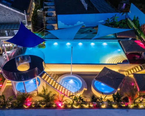 Maitreya Haiwan Ruijing Hot Spring Hotel (Huquan Ecological Park Huquan Mid-Hill Hot Spring Branch) Hotels in Mile