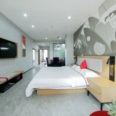 Lanting Yuepanwan Hotel (Ezhou Station)