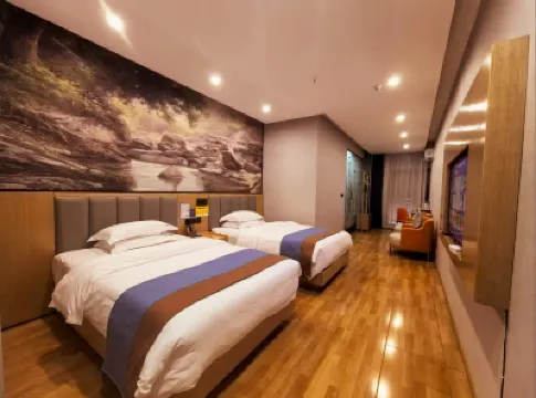 Lincang Kaiyuan Manju Hotel (Shiyi Middle School Branch) Hotels near Forest Town, Mijing Valley