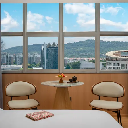 Nanning Yous LIFE IS YOUS Hotel Отели рядом с достопримечательностью «Гора Цинсю»