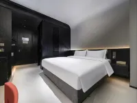 Rezen (Luoyang Old Town Center Lijingmen Cross Street) Hotell i Chanhe Hui District