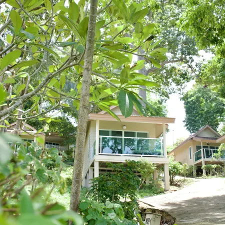 Bayview Resort Phi Phi Island - Beach Front Resort
