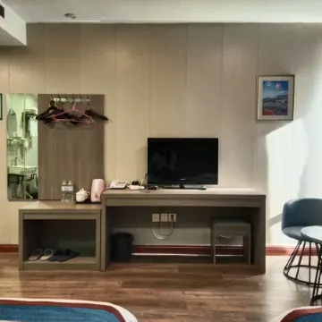 Pingyi Jinbo Express Hotel