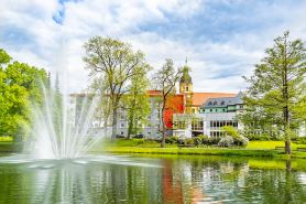 อาชาท โฮเทล ซูล