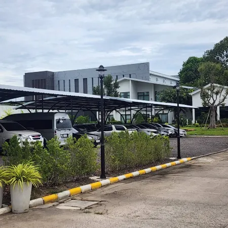 TREE AIRPORT HOTEL