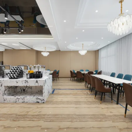 Yining Development Zone Licheng Ruixuan Hotel (Yining Airport)