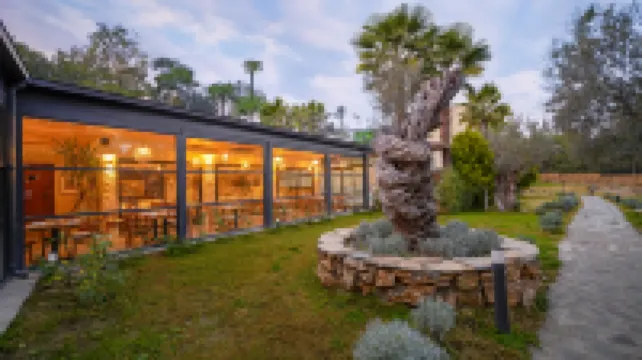 การ์ยา โรโม โรงแรม