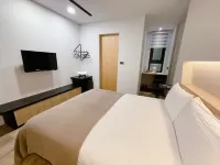 5Boat Sun Moon Lake Hotels near Longfeng Temple