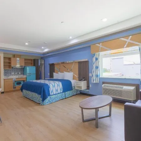 La Vyoma Villas, Westpark Hwy 6