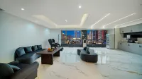 Yifeng Hotel