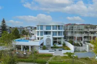 Floral Hotel·Molly House - Infinity Pools