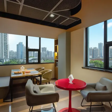 CityNote Hotel (Zhonghua Beijing Road Pedestrian Street,Nongjiangsuo subway station, Guangzhou) Отели рядом с достопримечательностью «Юэсю»