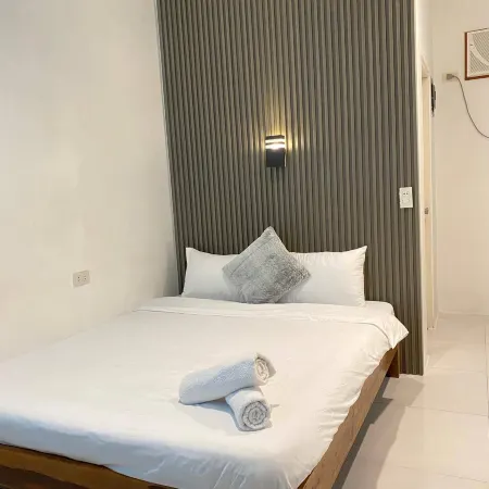 RedDoorz @ Westeria Hostel