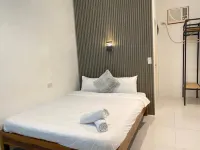 RedDoorz @ Westeria Hostel