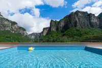 Yinmo Resort Hotel (Changzhi Huguan Baquanxia Branch) - piscina
