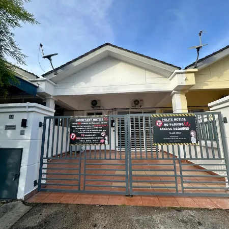 Playful Cat & Mouse Stay 10 Pax Mount Austin JB