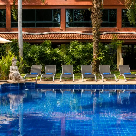 Nova Park Hotel Pattaya Отели рядом с достопримечательностью «Старый город»