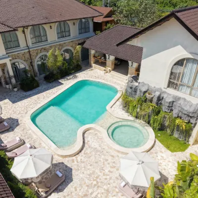 Maison Boheme Brand New Apartment & Villa With Pool 鄰近萨努尔海滩的酒店