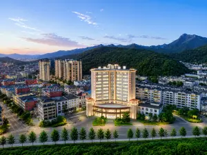 光陰故事丨寰宇金頂・Crown御景國際大飯店（欒川老君山鳳凰天街店）