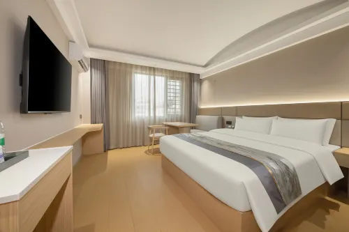 Blue Hotel (Baise Aegean Shopping Plaza Youjiang National Medical College)