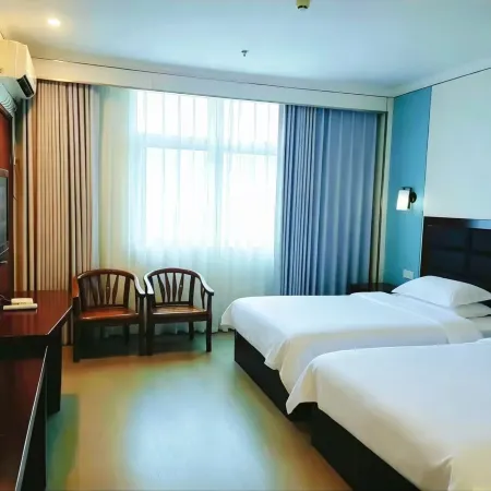 Deqing Hongyun Business Hotel (West Railway Station)