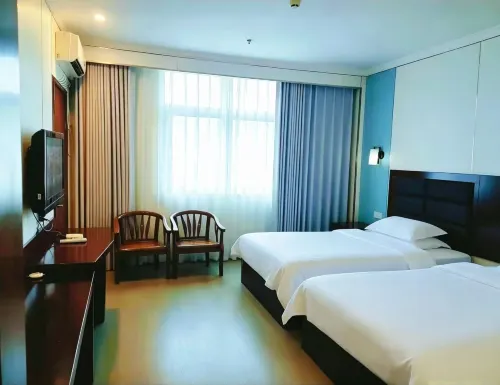 Deqing Hongyun Business Hotel (West Railway Station)