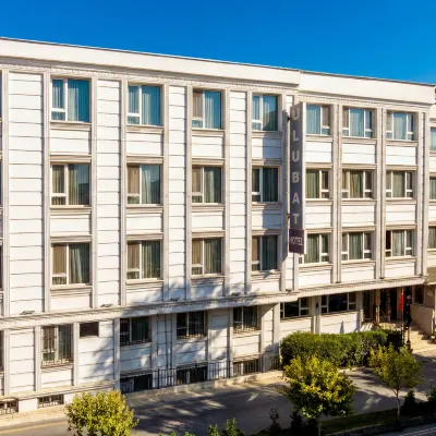 Ulubat Castle Hotel Các khách sạn gần Ga tàu điện ngầm Otogar
