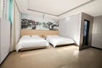 Cloud Song courtyard - Inns