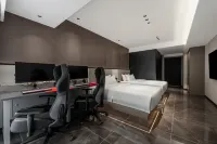 Maple Leaf E-Sports Hotel (Kunming South Station Lianda Street Subway Station)